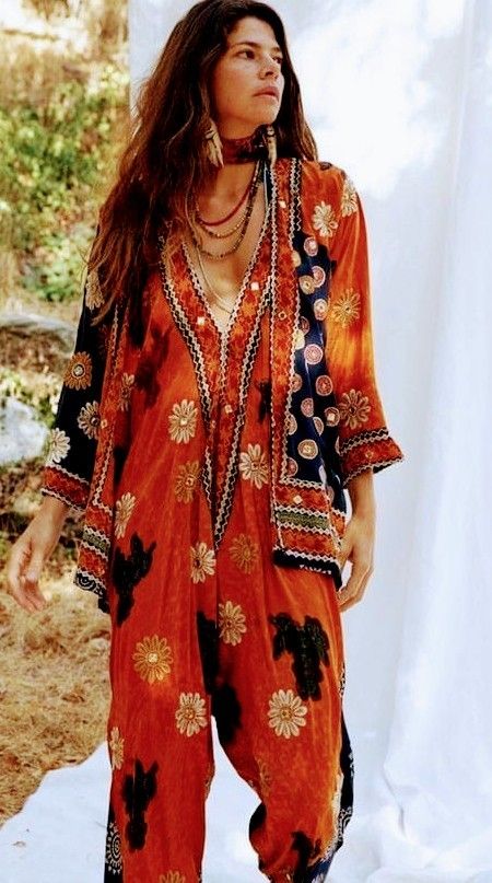 Rocker Boho Style, Hippie Boho Outfits, Hippie Chic Outfits, Boho Fashion Winter, Boho Street Style, Boho Fits, Look Boho Chic, Mode Hippie, Boho Outfit