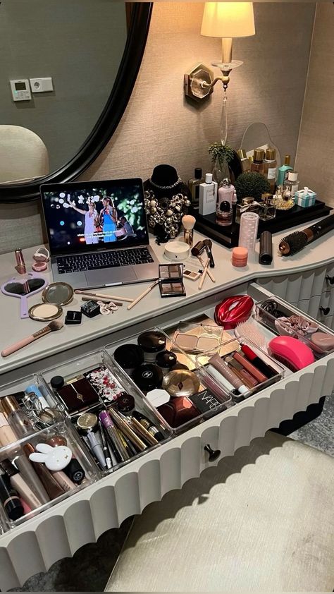 Makeup Aesthetic Organization, Rangement Makeup, Witty Sayings, Play On Words, Girly Room, Makeup Room, Dream Apartment, Room Makeover Inspiration, Beauty Room