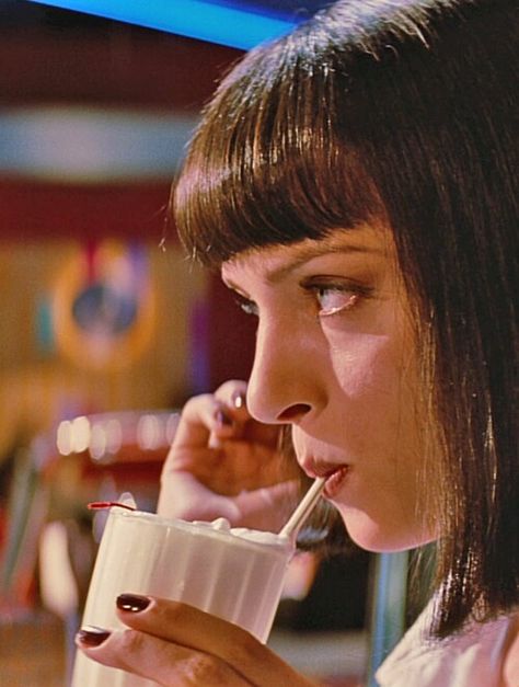 $5.00 Milkshake Uma Thurman Pulp Fiction, Quentin Tarantino Movies, Tarantino Films, Fritz Lang, Septième Art, Movie Shots, Uma Thurman, Mia 3, John Travolta