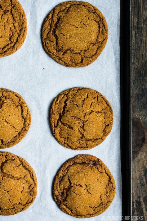 These ginger molasses cookies are soft and chewy with a hint of five spice and vanilla. They are fantastic on their own, and absolutely to die for when paired up with ice cream and made into a ice cream sandwich! Gingersnap Cookies Chewy, Molasses Cookies Recipe, Ginger Molasses, Burnt Sugar, Ginger Molasses Cookies, Molasses Cookies, Ginger Snap Cookies, Ginger Cookies, Perfect Cookie