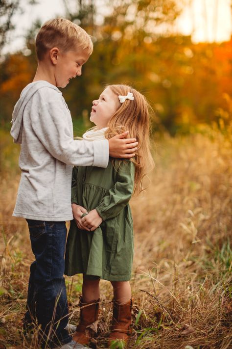 This was one of the most sweet, sincere moments between a brother and sister every captured. It's something that they will always look back on and see their intimate and loving connection. Who has an older brother here? I have two younger brothers and I feel this way about them exactly. ___ Now booking December Senior & Family Sessions. Calendar filling up! __ #westlafayette #lafayetteindianaphotographer #livinglafayette #homeofpurdue Older Brother Younger Sister, Older Brother And Younger Sister, Forbidden Kiss, Mother Daughter Photography Poses, Brother Sister Photos, Brother Pictures, Brother Photos, Siblings Goals, Sister Photography