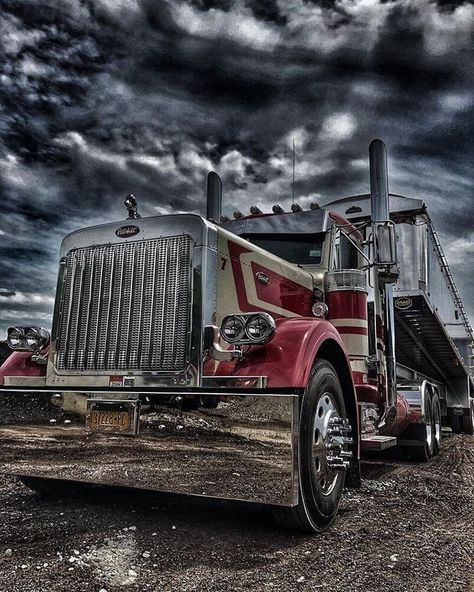 Truck Photography, 6x6 Truck, Truck Pulls, Tractor Trailer Truck, American Trucks, Peterbilt 379, Peterbilt Trucks, Truck Art, Big Rig Trucks