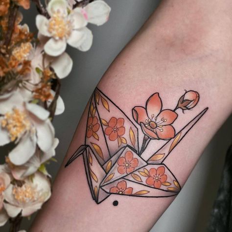 Origami Tattoo Ideas, Crane Tattoo Design, Origami Crane Tattoo, Paper Crane Tattoo, Teacup Tattoo, Best Origami, Origami Tattoo, Fox Tattoo Design, Crane Tattoo