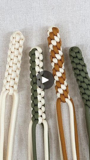 Knotted Keychain Diy, Macrame Crown Knot Tutorial, Macreme Basic Knots Keychain Tutorial, Macrame Cross Tutorial, Scoubidou Tutorial, Macrame Keychain Diy, Diy Macrame Wall Hanging Tutorials, Macrame Keychain Tutorial, Chinese Knots