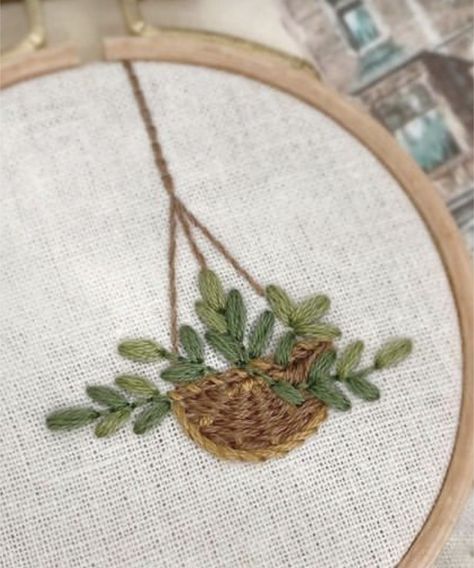 Plant Embroidery Designs, Embrodiary Ideas, Embrodiary Design, Hand Embroidery Plants, Embroidery Plants Tutorial, Greenery Embroidery, Eucalyptus Embroidery, Plant Embroidery Pattern, Embroidered Plants