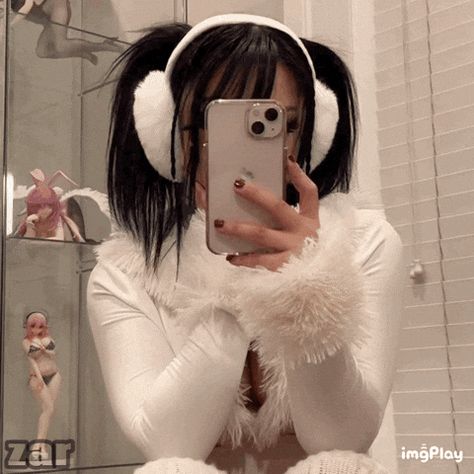 #tiktok #gif #discord #icon #pfp Coquette Gif Pfp, Gif Pfps Aesthetic Dark, Egirl Pfp Gif, Y2k Gif Pfp, Girl Pfps Discord, Gifs Pfp For Discord, Y2k Gifs, Discord Icon Pfp, Discord Gif Icons