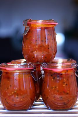 Spicy Tomato Chutney, Green Tomato Recipes, Diy Mixes, Canning Vegetables, Tomato Season, Tomato Chutney, Ethnic Food, Recipe 30, Tomato Garden