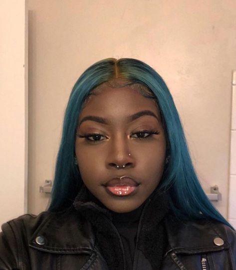 Piercing Facial, Double Nose Piercing, Cute Nose Piercings, Smiley Piercing, Septum Piercings, Face Piercings, Cute Piercings, Dark Skin Beauty, Septum Piercing