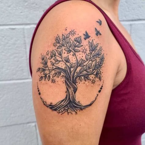 Tree Arm Tattoo, Woman Tree Tattoo, Mutterschaft Tattoos, Tree Tattoo Arm, Arm Tattoo Ideas, Gray Tattoo, Mother Nature Tattoos, Irish Tattoos, Tree Tattoo Designs