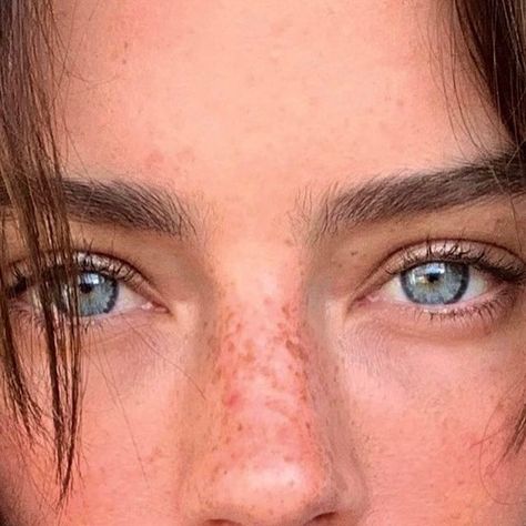 ☾ Jess ☾ on Instagram: "If anyone needs some freckles, I’ve got extra." Nose Freckles, Face Symmetry, Freckle Photography, Cute Freckles, People With Freckles, Women With Freckles, Freckles Makeup, Nose Makeup, Freckle Face