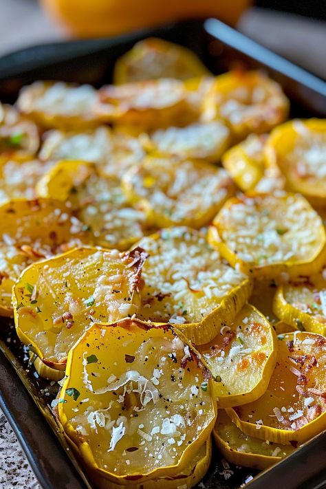 Baked Yellow Squash with Parmesan Topping Recipe Yellow Squash Tots, Baked Yellow Squash Recipes, Parmesan Yellow Squash, Easy Yellow Squash Recipes, Baked Yellow Squash, Roasted Yellow Squash, Baked Parmesan Zucchini, Southern Squash Casserole, Parmesan Squash