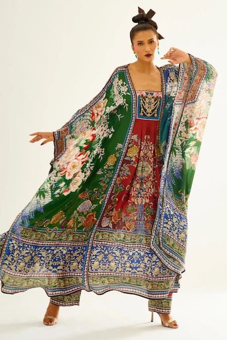 Rajdeep Ranawat, Kaftan Tunic, Tunics Online, Printed Flare Pants, Silk Kaftan, Beaded Neckline, African Fashion Women, African Clothing Styles, Older Fashion