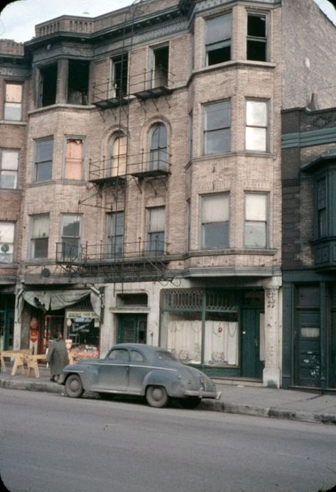 Hyde Park Chicago, Chess Tricks, Chicago Water Tower, Lincoln Park Chicago, Historic Pictures, Chicago Pictures, Public Housing, Chicago Outfit, Chicago House