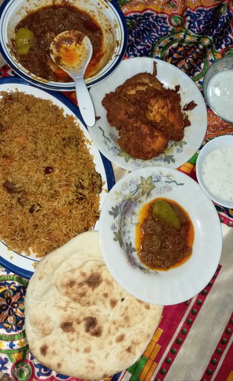 Afghan Food Recipes, Eating Food Funny, Foodie Instagram, Food Vids, Delicacy Food, Healthy Homemade Recipes, Desi Food, Food Drink Photography, Snap Food