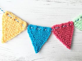 Mack and Mabel: Tiny Knitted Bunting - a Free Pattern Diy Knitting Projects, Bunting Ideas, Knitted Bunting, Bunting Pattern, Mini Bunting, Easy Knitting Projects, Dishcloth Knitting Patterns, Crochet Business, Modern Quilting