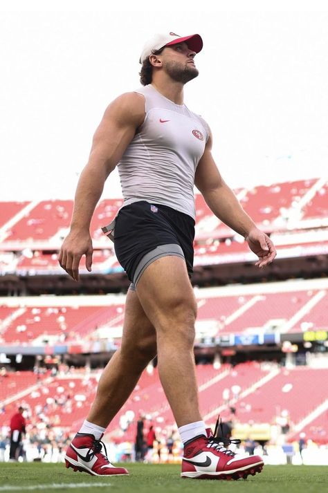 Nick Bosa Girlfriend, Rugby Body, Football America, Nick Bosa, Nfl Football 49ers, Best Rapper Alive, Rugby Players, Football Boys, Nfl Players