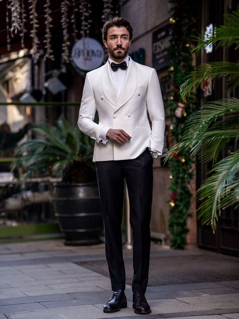 Marriage Suits For Men, Single Button Suit Men, White Tuxedo Men, Double Breasted Pinstripe Suit, White Blazer Men, White Tuxedo Wedding, Marriage Suits, Vintage Mens Blazer, Mens White Suit