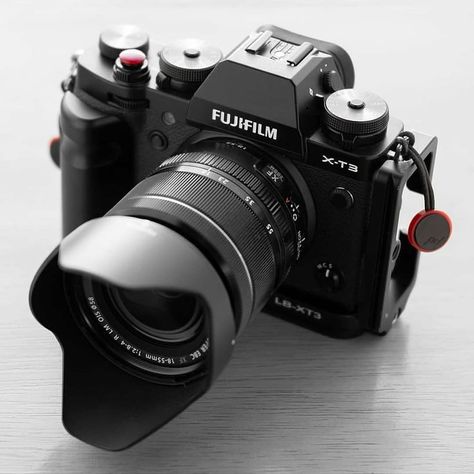 | photography | camera collection | good cameras | cameras | camera accessories | #dslr #photography #cameragear Fujifilm Xt3, Street Photography Model, Photography Cameras, Nikon F2, Street Photography Portrait, Street Photography People, Ben Howard, City Streets Photography, Camera Tips