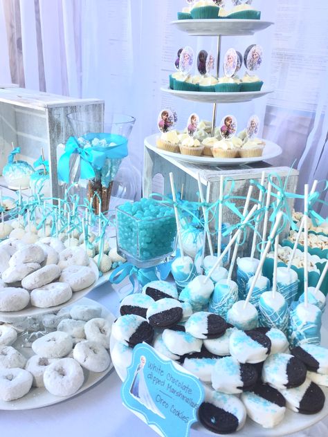 Frozen Dessert Table Ideas, Frozen Cake Table Ideas, Elsa Dessert Table, Frozen Themed Strawberries, Frozen Themed Dessert Table, Elsa Table Decorations, Frozen Party Dessert Table, Frozen Birthday Party Dessert Table, Frozen Treat Table Ideas