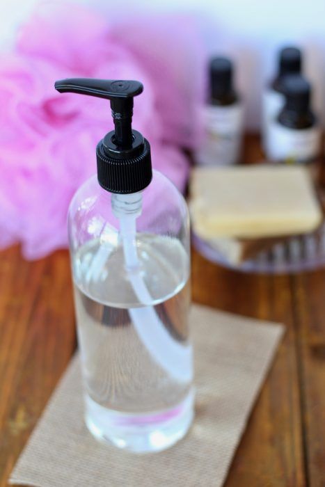 After Shower Oil Diy, Moisturizer Recipe, Custom Skincare, Face Cream Recipe, Homemade Face Moisturizer, Diy Face Moisturizer, Homemade Eye Cream, Shower Lotion, Diy Moisturizer