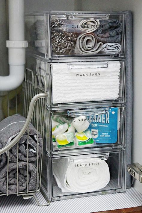 Extra Closet Organization, Apartment Aesthetic On A Budget, How To Store Bath Towels Under Sink, Organisation Inspiration, Cupboard Organization, Tupperware Organizing, Laundy Room, Sink Organization, Cleaning Organization