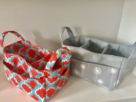 How to sew a divided organizer caddy by Sewspire Fabric Basket Tutorial, Diaper Caddy, Fabric Boxes, Creation Couture, Craft Bags, Fabric Baskets, Sewing Projects For Beginners, Easy Sewing Projects, Diy Couture