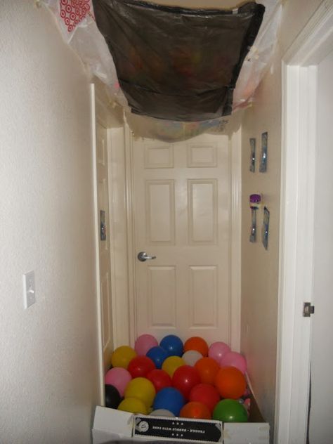 Birthday surprise with balloon avalanche. Super easy to do and lets you drop more balloons than the balloons taped on the door idea. Balloon Avalanche, Birthday Door Decorations, College Birthday, Birthday Balloon Surprise, Best Birthday Surprises, Balloon Surprise, Scavenger Hunt Birthday, Birthday Door, 21st Bday Ideas