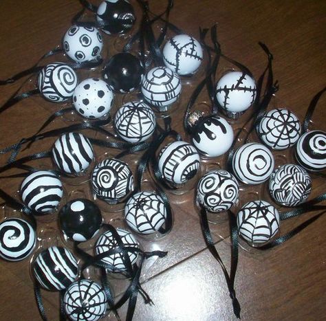 Adornos navideños Halloween Tree Ornaments, Nightmare Before Christmas Tree, Halloween Christmas Tree, Nightmare Before Christmas Ornaments, Nightmare Before Christmas Decorations, Scary Christmas, Creepy Christmas, Nightmare Before Christmas Halloween, Dark Christmas