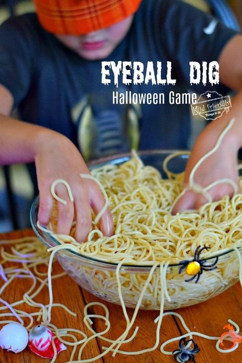 Halloween Party Games For Kids, Fun Halloween Party Games, Fun Halloween Games, Halloween Class Party, Diy Halloween Games, Party Games For Kids, Halloween Fest, Halloween Eyeballs, Halloween Games For Kids