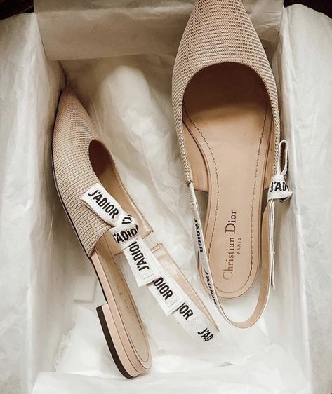 Paris Shoes, Nike Model, Heels Fashion, Paris Woman, Shoe Inspo, Woman Shoes, Slingbacks, Dior Shoes, Pretty Shoes