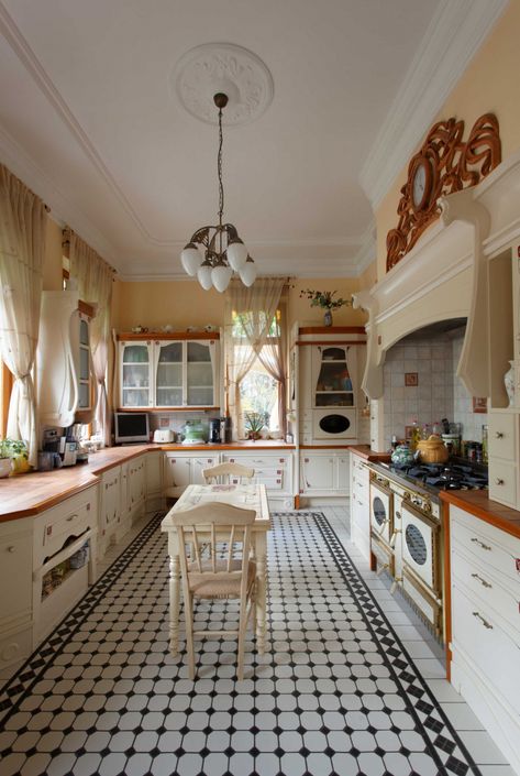 Quality of historism Art Nouveau Kitchen, Architecture Art Nouveau, Art Nouveau Interior, Art Nouveau Architecture, Kitchen Design Decor, Art Nouveau Design, Estilo Art Deco, Interior Deco, Cool House Designs