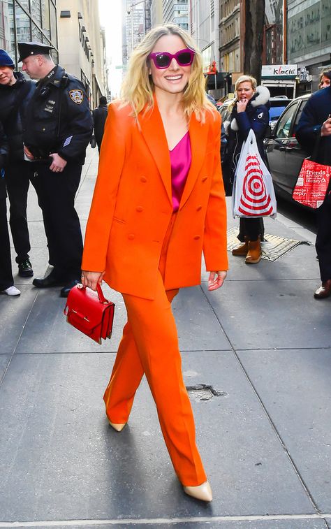 Orange Suit, 30 Fashion, Color Blocking Outfits, Style Rules, Orange Outfit, Kristen Bell, Elegante Casual, Orange Fashion, Mode Vintage