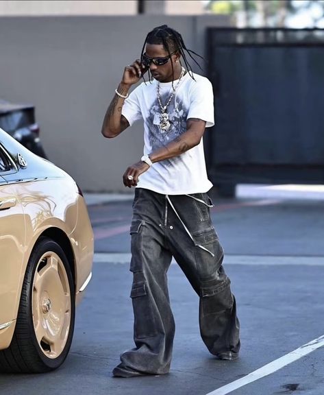 Travis Scott Street Style, Travis Scott Outfits Ideas, Rapper Outfits Men, Travis Scott Outfits, Travis Scott Fashion, 2000s Older Brother, Mens Fits, Rapper Aesthetic, Rapper Outfits