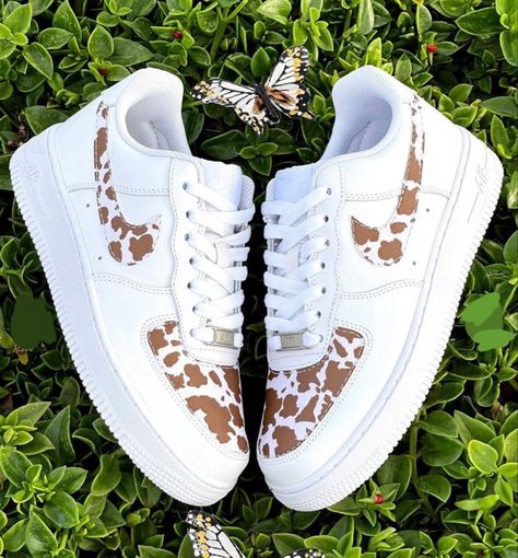 Air Force 1 Brown, Walmart Shoes, Cow Stuff, Custom Shoes Diy, Western Shoes, Nike Shoes Air Force, Air Force 1s, Trendy Shoes Sneakers, Nike Shoes Girls