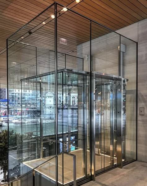 Glass Elevator   |  Apple Store Chicago. Image credit: IG public visitor. Glass doors & ceiling, linear in-floor lighting. Lift Interior Design, Lift Interior, Elevator Cabin, Steel Drawing, Elevator Interior, Elevator Lobby, Stainless Steel Handrail, Glass Elevator, Elevator Design