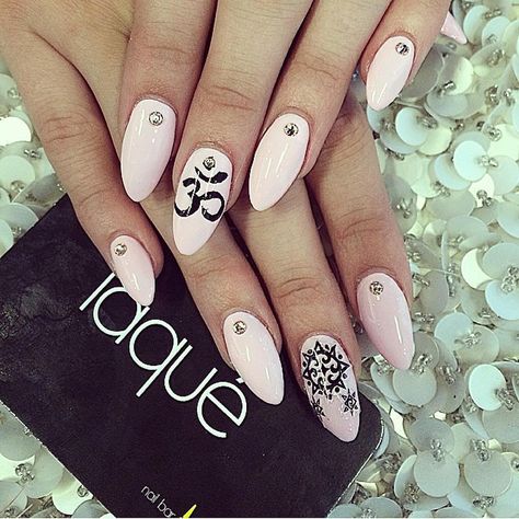 “#Laque #laquenailbar #getlaqued” Zen Nails Art, Buddha Nails Art, Yoga Nail Art, Yoga Nails Design, Spiritual Nails Designs, Nails Spiritual, Yoga Nails, Spiritual Nail Art, Cosmo Nails