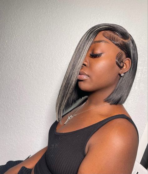 Side Part Highlight Bob, Side Part Bob Weave With Highlights, Grey Bob Wigs For Black Women, Bob With Blonde Highlights Black Women, Bob With Blonde Streak, Gray Bob Black Women, Side Part Bob With Highlights, Black Bob With Highlights, Blonde And Black Bob