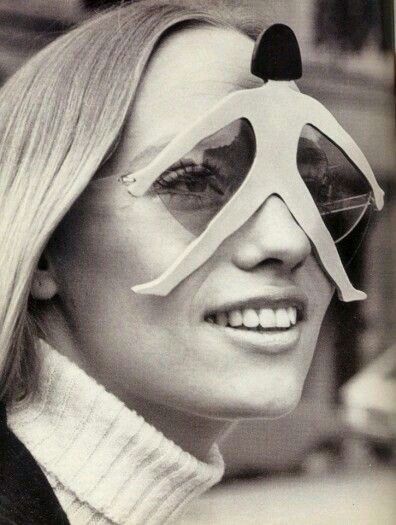 Lauren Hutton, Dark Shades, 1960s Fashion, Sunglasses Vintage, Glasses Fashion, New Wave, Wedding Trends, Spectacles, Music Festival