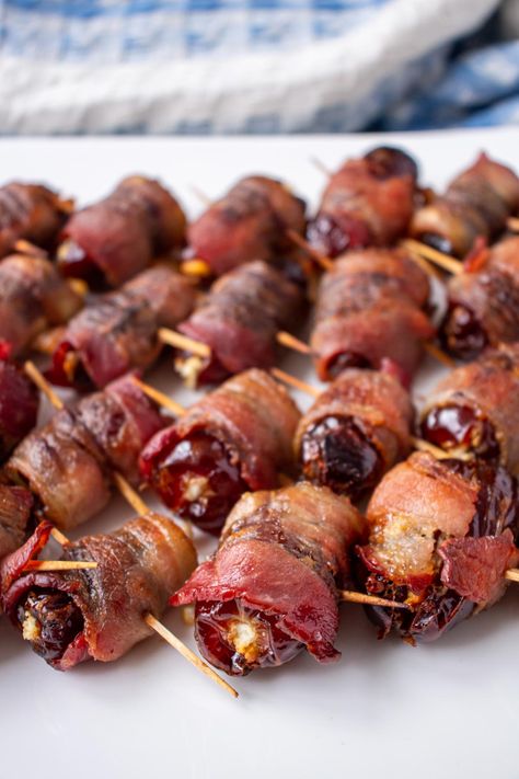 Maple Sriracha, Devils On Horseback, Wrapped Dates, Cheese Appetizer, Bacon Wrapped Dates, Wrapped In Bacon, Bacon Appetizers, Tailgating Recipes, Date Recipes