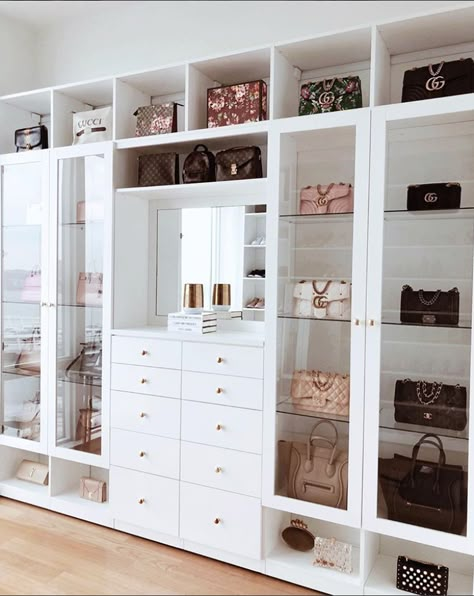 Walk In Closet Design, Dream Closet Design, Purse Storage, Walking Closet, Luxury Closets Design, California Closets, Wardrobe Room, Bedroom Cabinets, Closet Decor