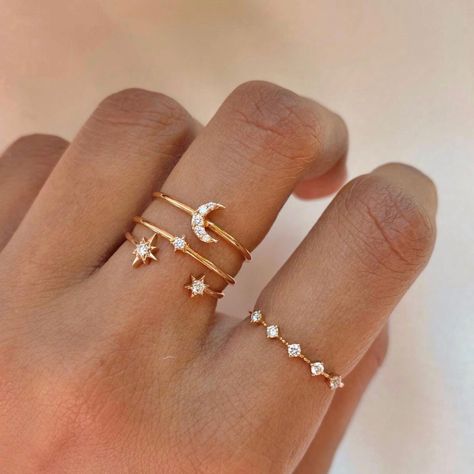 Ring styles can be influenced by fashion trends |   couples ring tattoos simple Finger Tattoos Ring, Ringe Aesthetic, Ring Tattoos For Couples, Finger Tattoo Couple, Ring Finger Tattoo Couple, Couple Ring Finger Tattoos, Tattoos Ring, Aquamarine Engagement Rings, Tattoo Rings