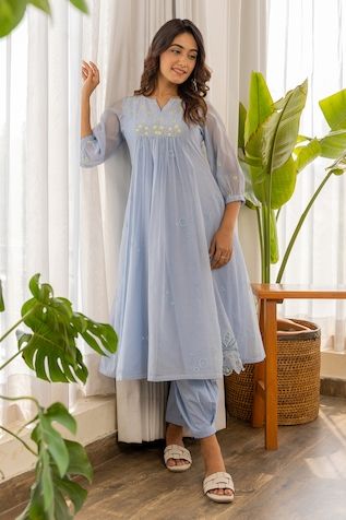 Buy Gold Cotton Satin Embroidered Zardosi V Neck Floral A-line Kurta Set For Women by Esha Arora Online at Aza Fashions. डिजाइनर कपड़े, Design Kurta, Simple Frock Design, Stylish Kurtis Design, Simple Frocks, Desi Wear, Simple Kurta Designs, Designer Kurti Patterns, Simple Kurti Designs