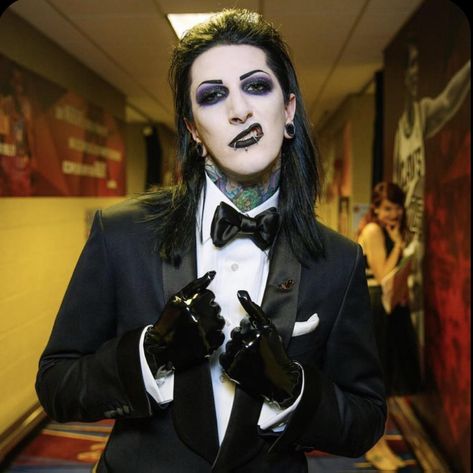 Chris Motionless Chris Motionless Makeup, Chris Motionless, Hot Dads, Motionless In White, Skyfall, Emo Bands, Black Veil, Him Band, Emo Boys