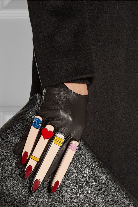 embellished leather gloves Art Gloves, Fashion Gloves, Gloves Fashion, Hand Gloves, Winter Gear, Art Fashion, Leather Gloves, Mitten Gloves, Creative Fashion