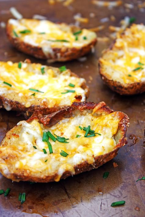 Yum! That is what I have to say about these potato skins. They are so yummy and also easy to prepare. If you like potatoes, especially baked potatoes, you will love these.  First, bake the potatoes either in the oven or microwave. I prefer the oven because they are a crispier when cooked in the...Read More » Crispy Potato Skins, Baked Potato Skins, Crispy Baked Potatoes, Healthy Superbowl Snacks, Bacon Potato, Soup Appetizers, Cheesy Bacon, Best Appetizer, Healthy Tasty Recipes