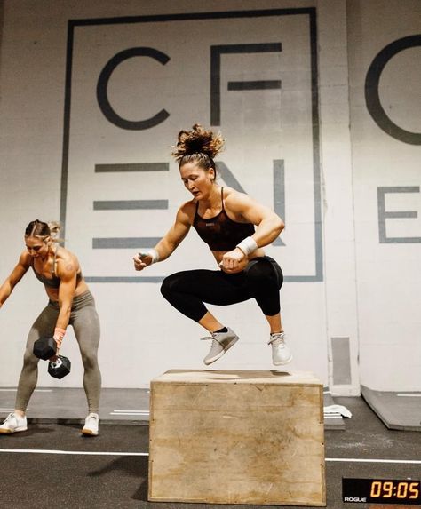 Crossfit Astetic, Crossfit Aesthetic Women, Strong Body Aesthetics Women, Personal Trainer Aesthetic, Tia Clair Toomey, Crossfit Aesthetic, Crossfit Competition, Women Fitness Photography, Crossfit Photography