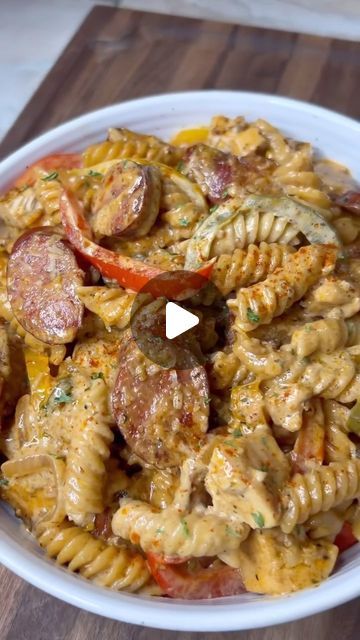 Tasty Tales Haven | Food Page on Instagram: "Say hello to your new favorite weeknight dinner: Fajita Pasta! Packed with zesty flavors, colorful veggies, and tender pasta for a fiesta on your plate. 🌶️🍝✨

Eat or Pass?

📹 & Recipe by: @mealsbydesha2

👉 Follow @tastytaleshaven for daily recipes!

I’ve always been an unapologetic foodie, which led me to start Tasty Tales Haven for fellow food lovers! In my search for a healthy balance, I discovered Intermittent Fasting (IF)—a game changer! Eat what you want, when you want, no fuss. 🎉

Curious about IF? I created a guidebook just for you. Click the link in bio to get your map to a healthier you! 🚀

#tastytaleshaven #dinner #pasta #fajita #highprotein #chicken #foodie #easyrecipes #explorepage #fypage #foodstagram #foodlover #recipes #expl Chicken Sausage Fajita Pasta, Chicken Fajitas Pasta Recipe, Steak Fajita Pasta, Cheesy Chicken Fajita Pasta, Creamy Fajita Chicken Pasta, Pasta Casserole Dishes, Fajita Pasta Recipe, Fajita Pasta, Chicken Fajita Pasta