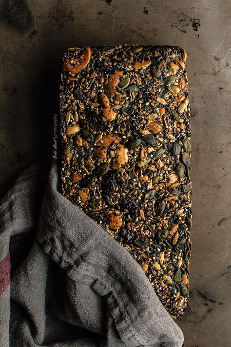 Nordic Bread, Nordic Recipe, Seed Bread, Healthy Bread, Nut Bread, Pan Bread, Roasted Almonds, Stone Age, Artisan Bread