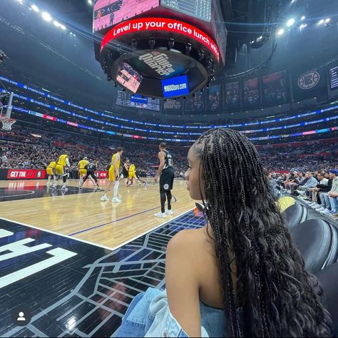 Court Side Basketball Game, Court Side Aesthetic, Nba Wife Aesthetic, Basketball Wife Aesthetic, Akira Akbar, Kids Vision Board, Players Wives, Star Outfit, Rich Auntie