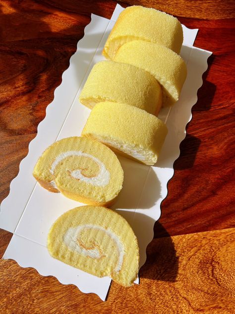 Chiffon Cake Roll Recipe, Softest Cake Roll, How To Make Roll Cake, Japanese Chiffon Cake Recipes, Chiffon Cake Flavors, Soft Cakes Recipes, How To Make Cake Roll, Japanese Cake Roll Recipe, Chiffon Roll Cake